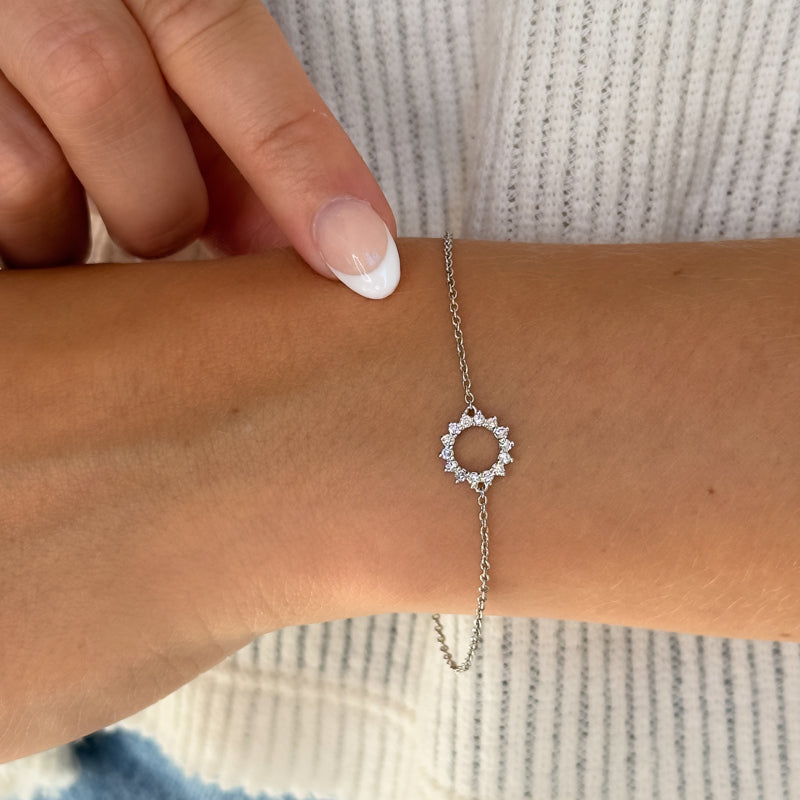 Elegant Sterling Silver Open Circle Bracelet with 1/5ctw Lab-Grown Diamonds