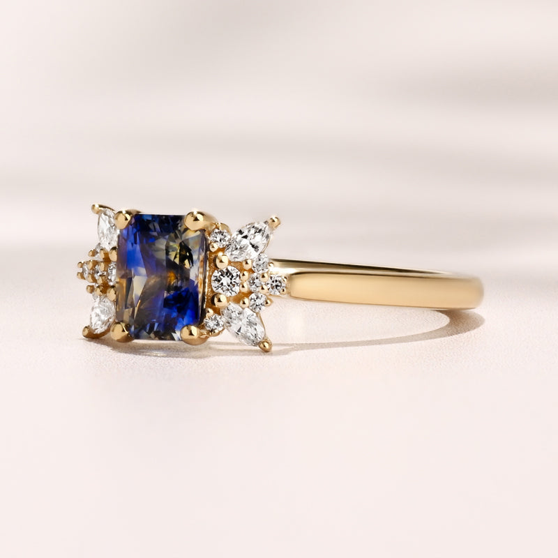 Solenya Ring I 1.15ct Bi-Color Rectangular Sapphire