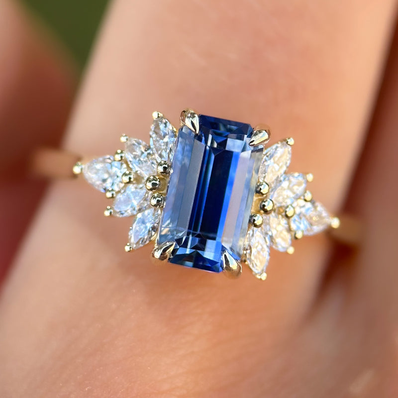 Valea Ring I 1.85ct Rectangular Ceylon Sapphire