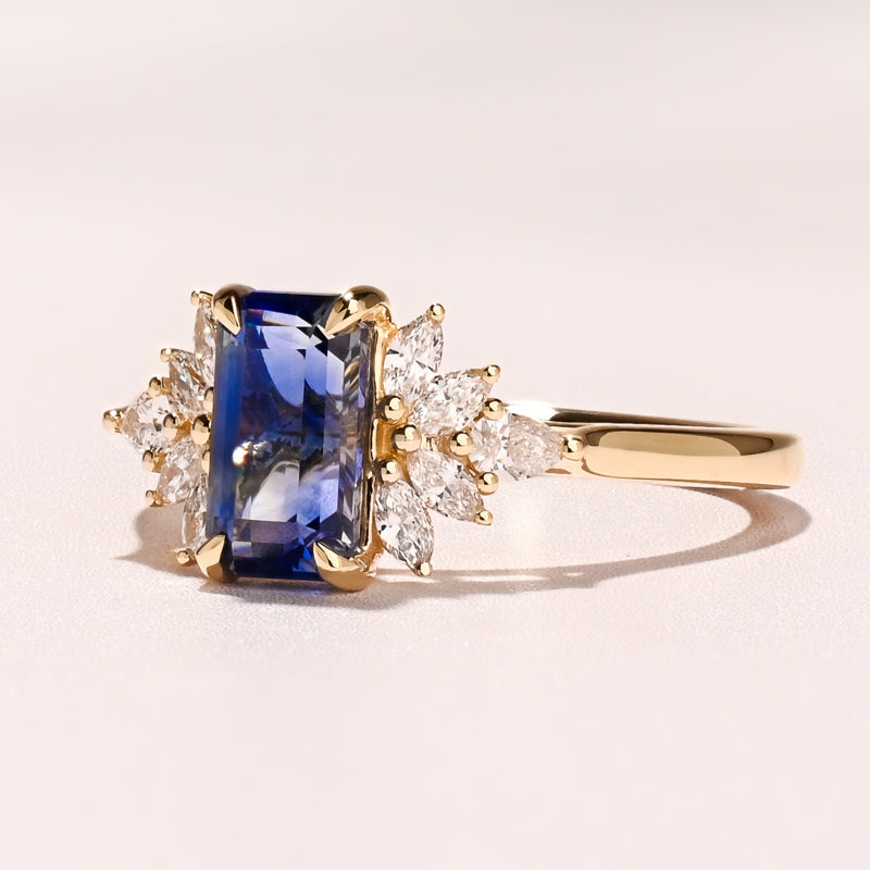 Valea Ring I 1.85ct Rectangular Ceylon Sapphire