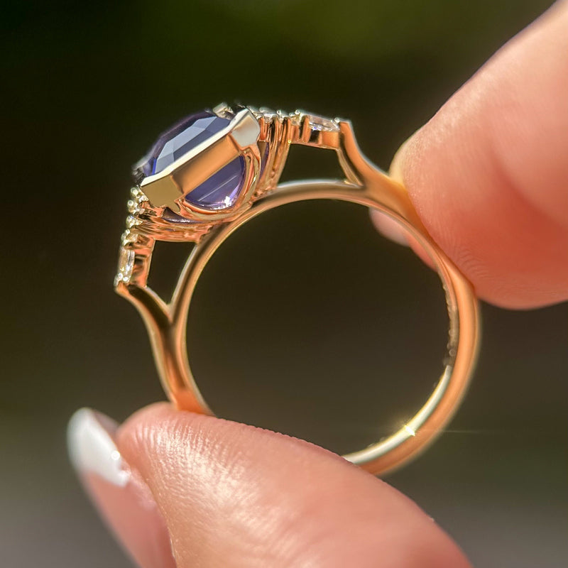 Savannah Bezel Ring I 3.15ct Purple Sapphire