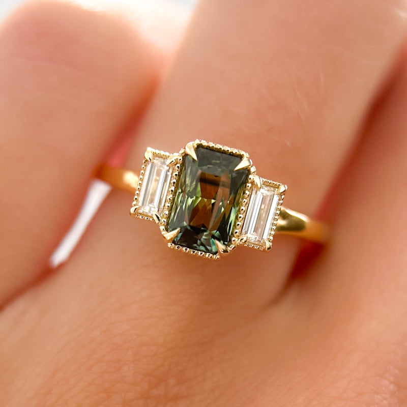 Meridian Ring I 1.73ct Teal Sapphire