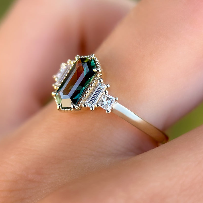 Deco Amelia Ring I 1.12ct Hexagon Green Sapphire
