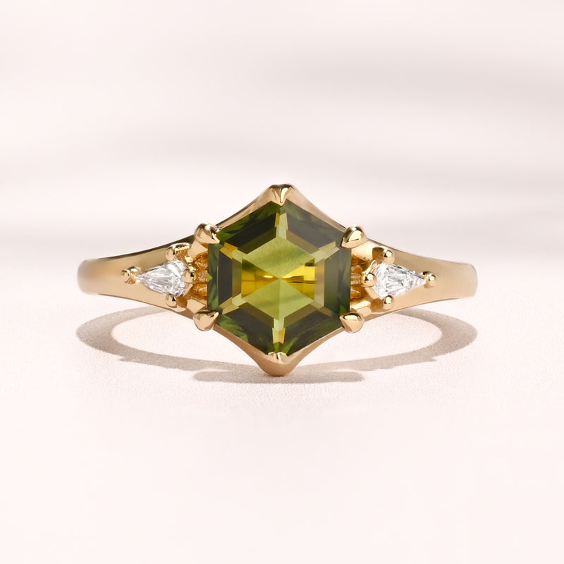 Lira Ring I 1.81ct Australian Hexagon Sapphire