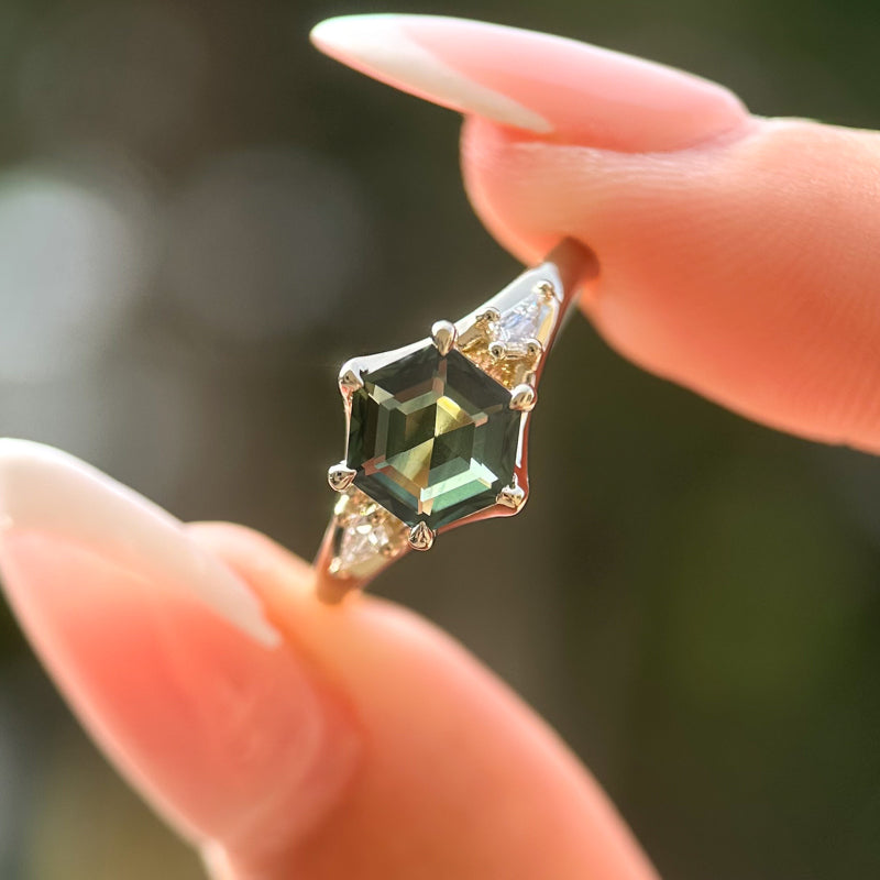 Lira Ring I 1.81ct Australian Hexagon Sapphire