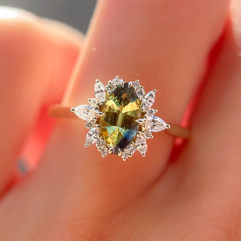 Sunray Ring I 1.05ct Marquise Green Sapphire