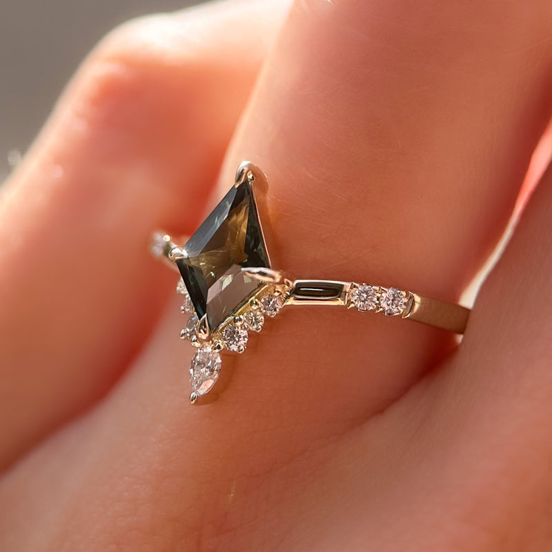 Viola Ring I 1.12ct Kite Shape Green Sapphire