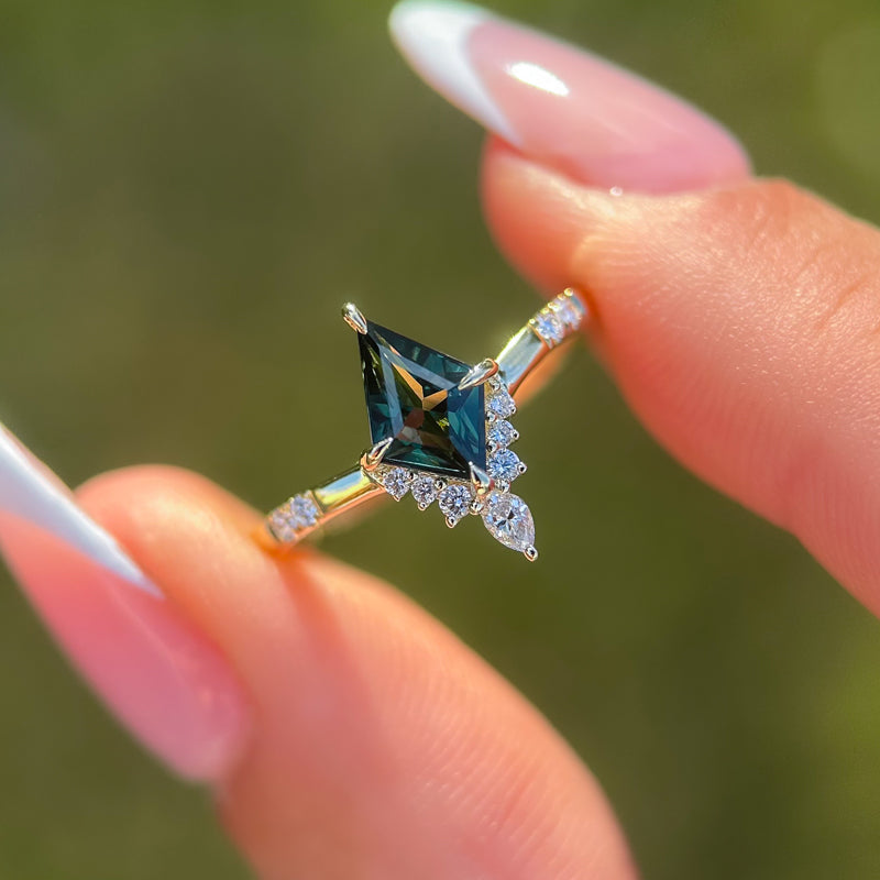Viola Ring I 1.12ct Kite Shape Green Sapphire