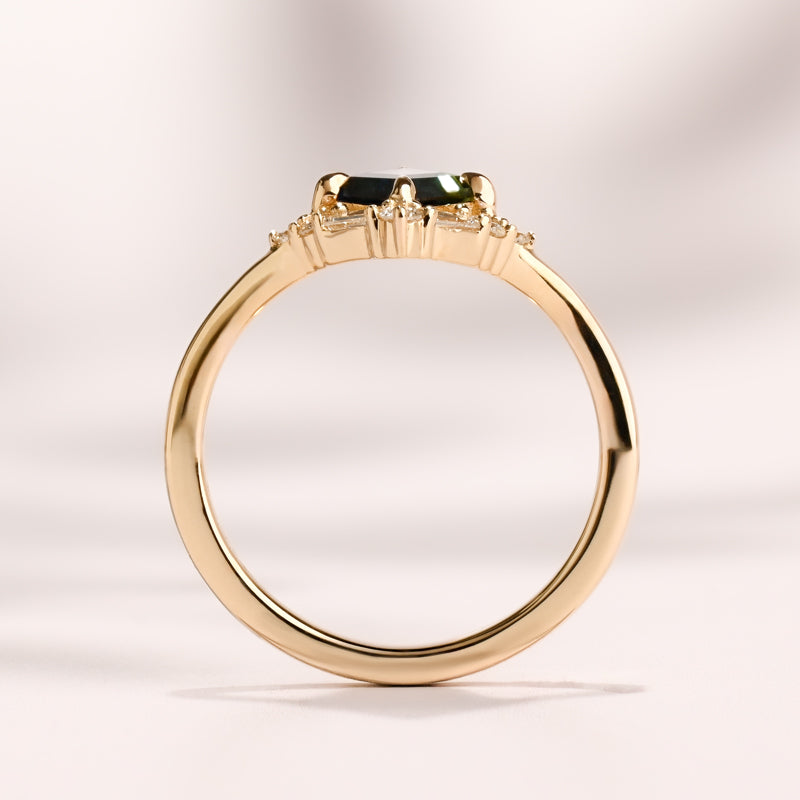 Amara Ring I 1.37ct Kite Shape Green Sapphire