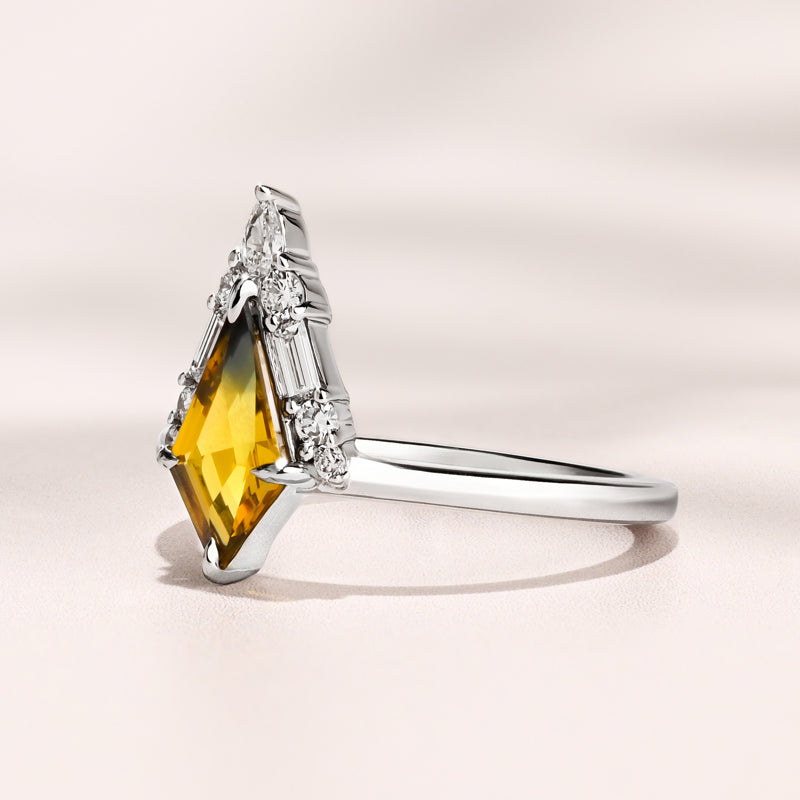 Seren Ring I 0.92ct Kite Shape Yellow & Green Sapphire