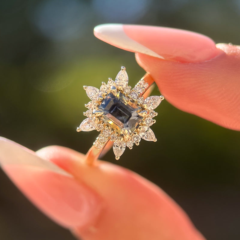 Lotus Light Ring I 1.53ct Teal Sapphire