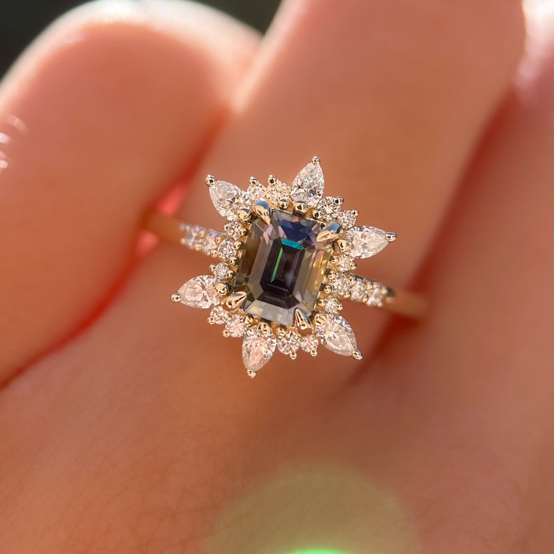 Lotus Light Ring I 1.53ct Teal Sapphire