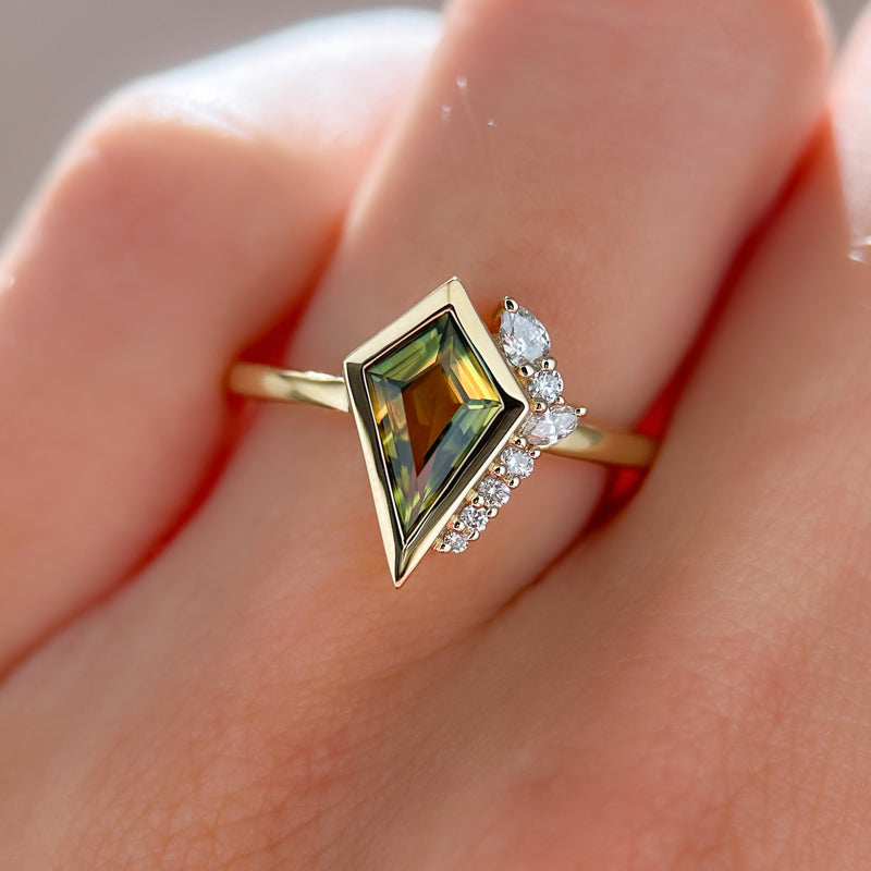Lyanna Ring I 0.99ct Kite Bi-Yellow & Green Sapphire