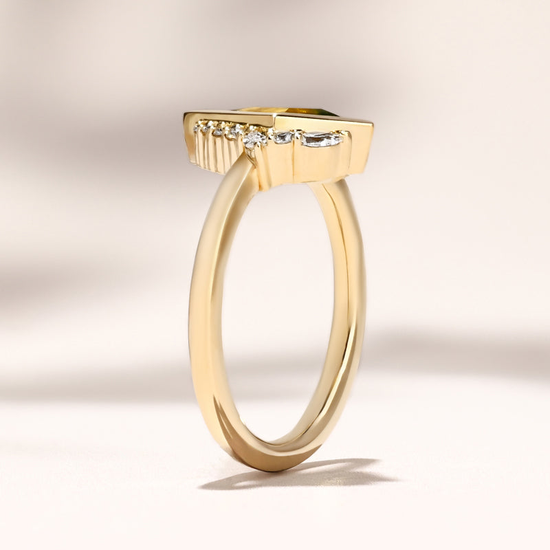 Lyanna Ring I 0.99ct Kite Bi-Yellow & Green Sapphire