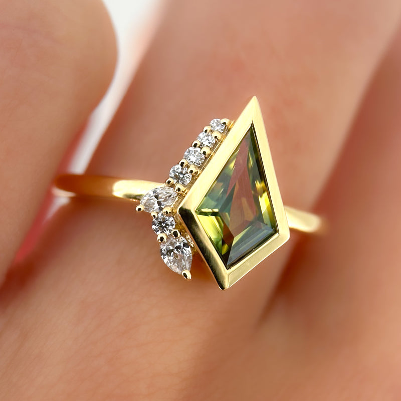 Lyanna Ring I 0.99ct Kite Bi-Yellow & Green Sapphire