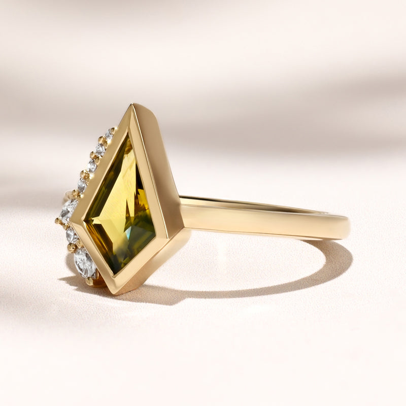Lyanna Ring I 0.99ct Kite Bi-Yellow & Green Sapphire