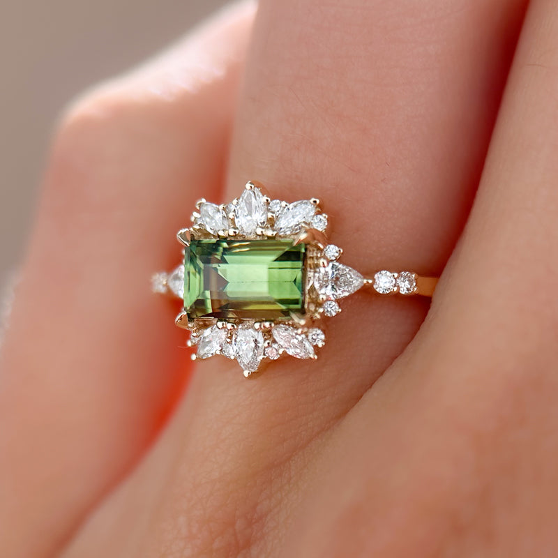 Serenade Ring I 1.55ct Green Rectangular Sapphire