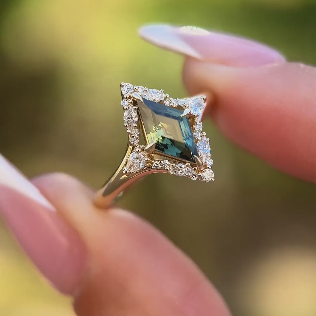 Elysia Ring I 0.97ct Lozenge Shape Green Sapphire