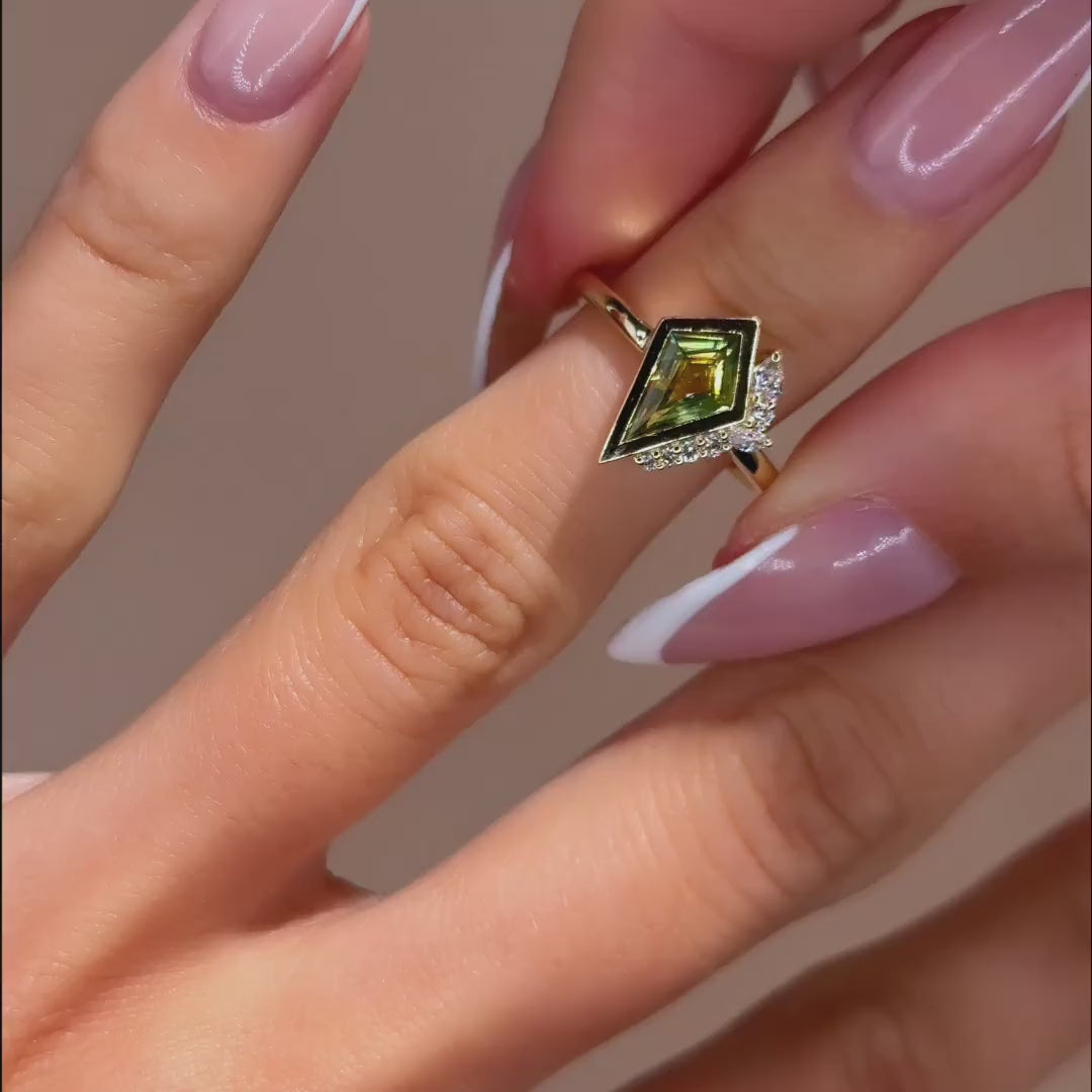 Lyanna Ring I 0.99ct Kite Bi-Yellow & Green Sapphire