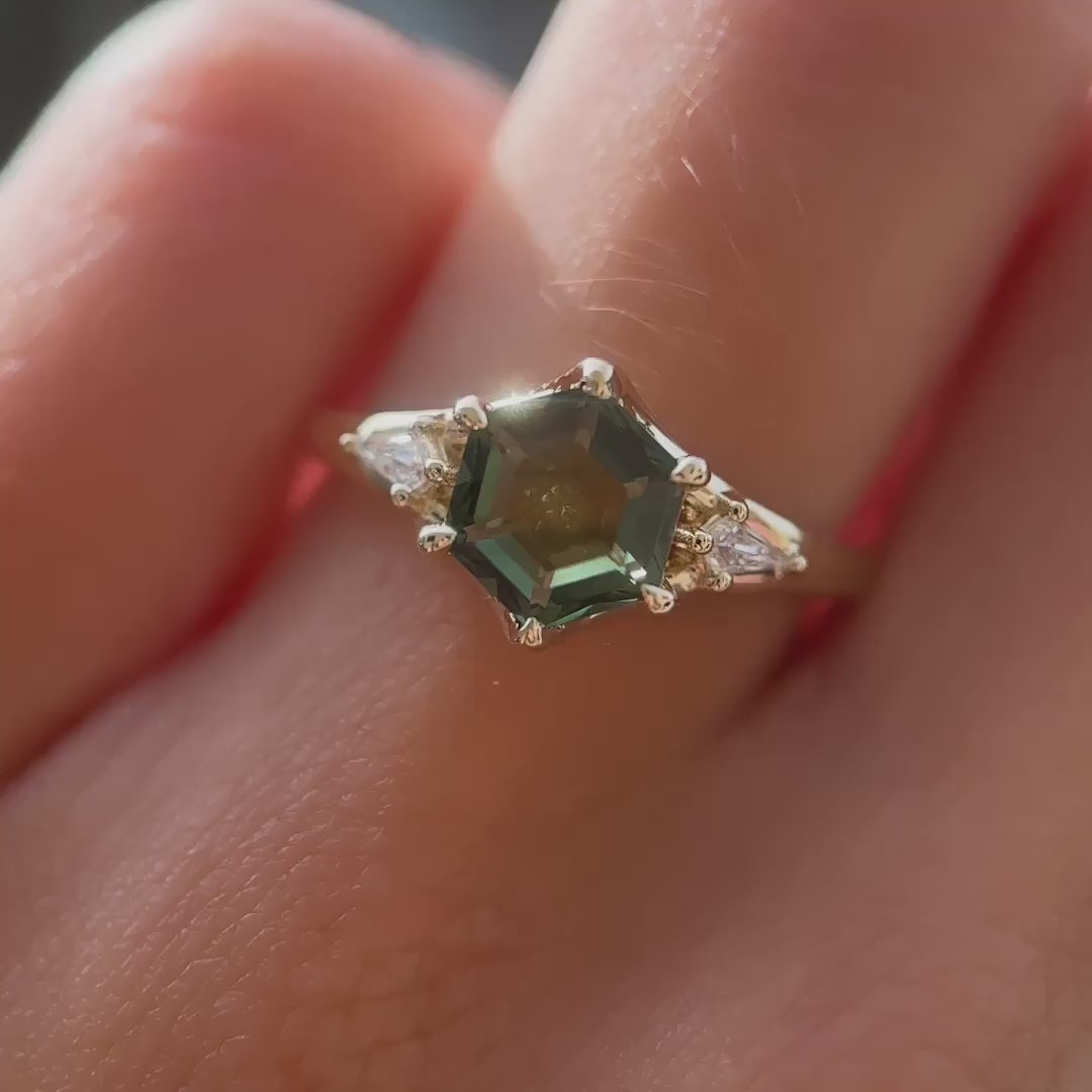 Lira Ring I 1.81ct Australian Hexagon Sapphire
