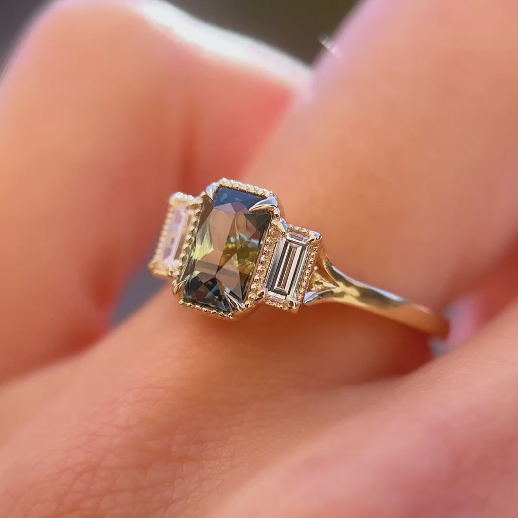 Meridian Ring I 1.73ct Teal Sapphire
