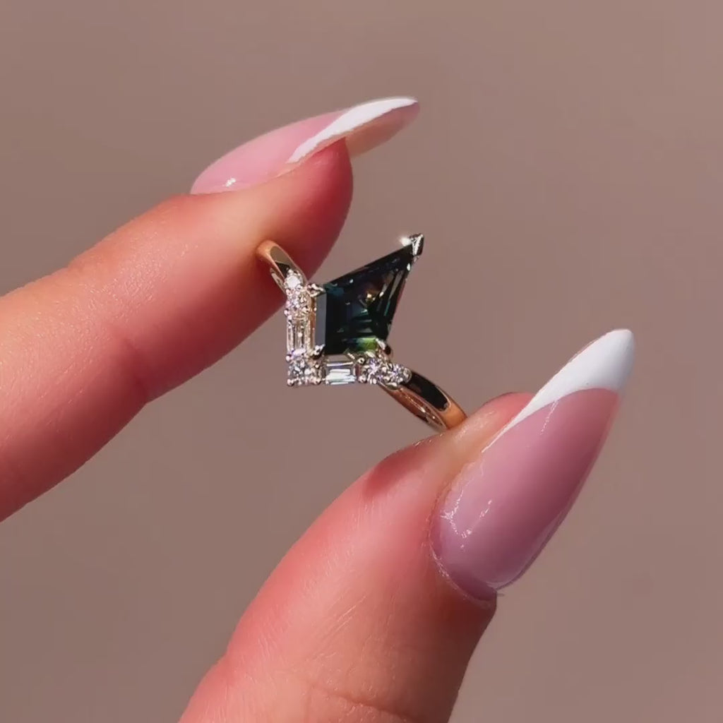 Amara Ring I 1.37ct Kite Shape Green Sapphire