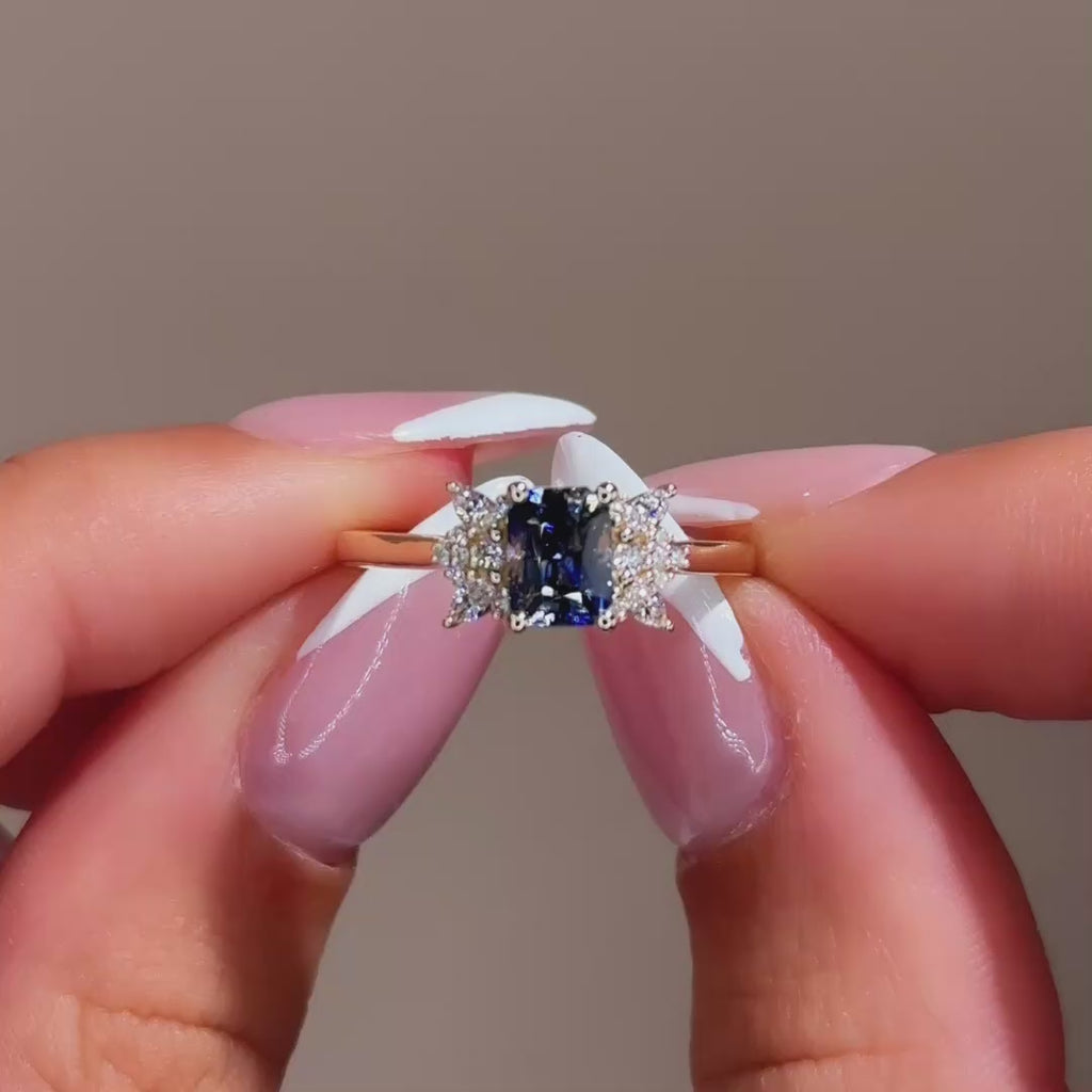 Solenya Ring I 1.15ct Bi-Color Rectangular Sapphire