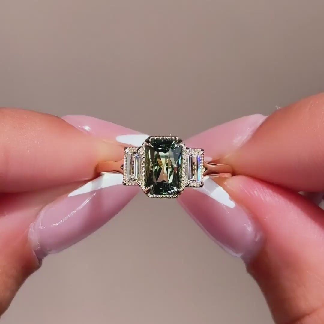 Meridian Ring I 1.73ct Teal Sapphire