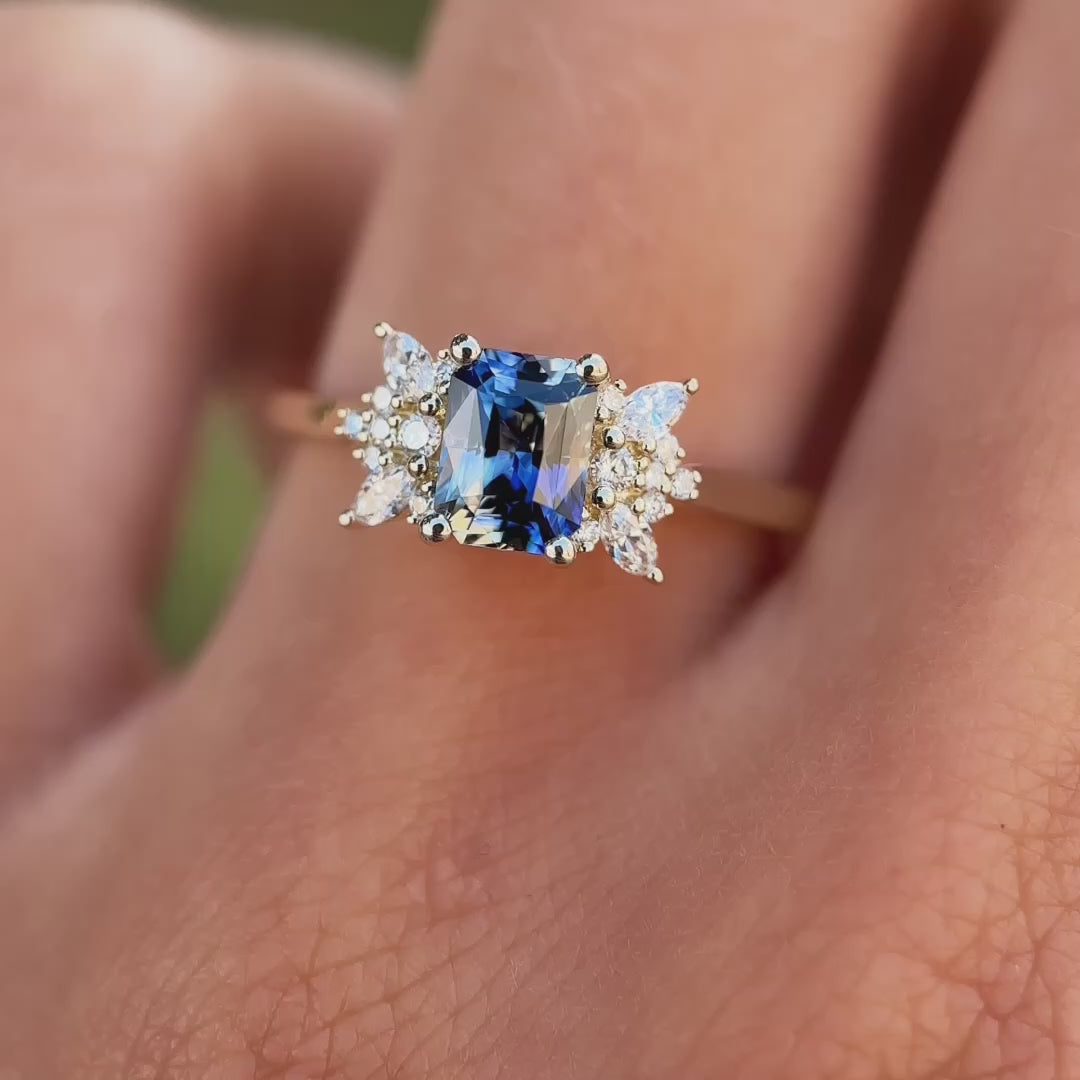 Solenya Ring I 1.15ct Bi-Color Rectangular Sapphire