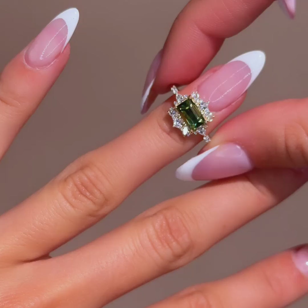 Serenade Ring I 1.55ct Green Rectangular Sapphire