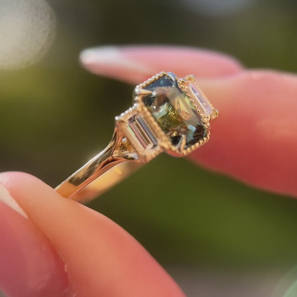 Meridian Ring I 1.73ct Teal Sapphire