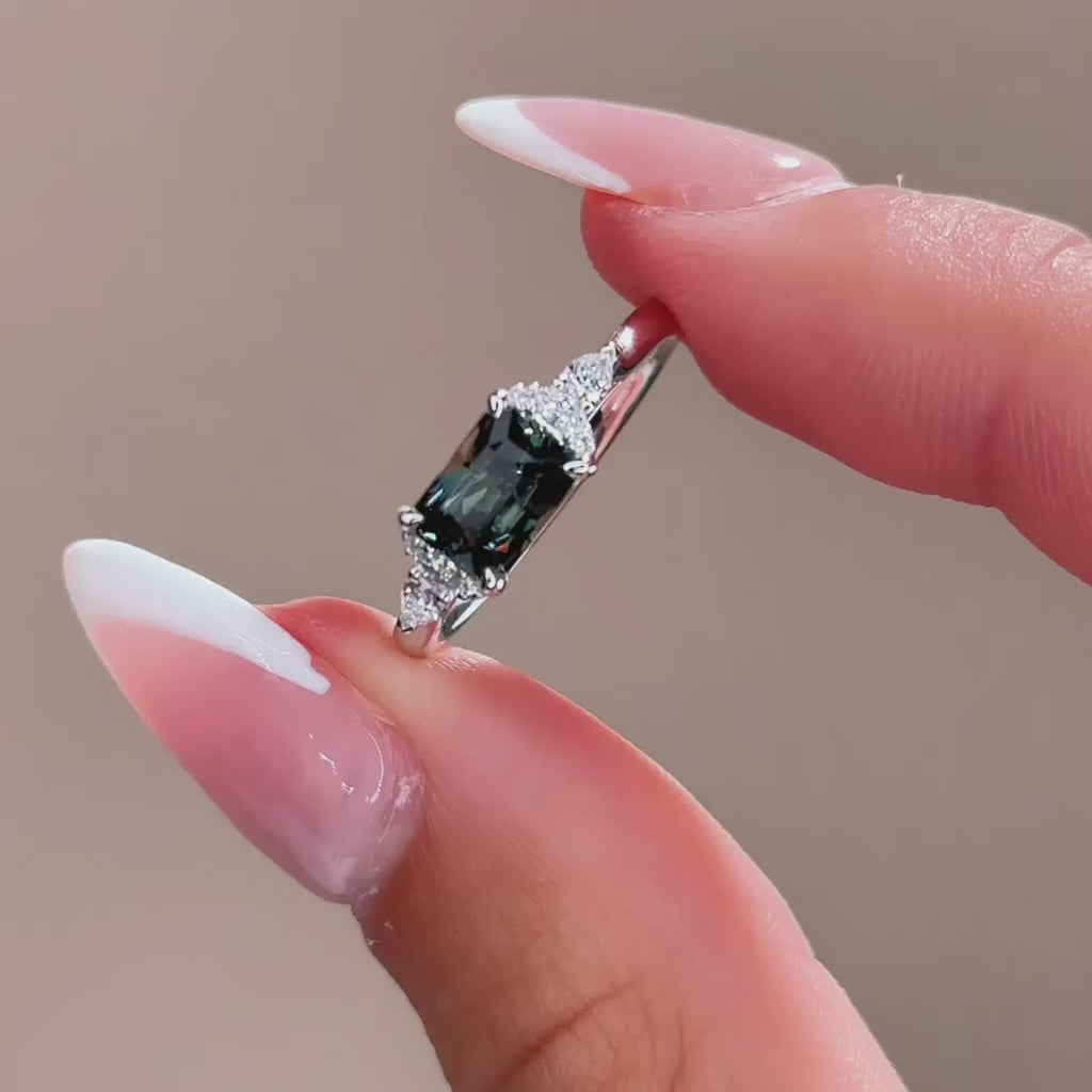 Savannah Ring I 1.63ct Teal Sapphire