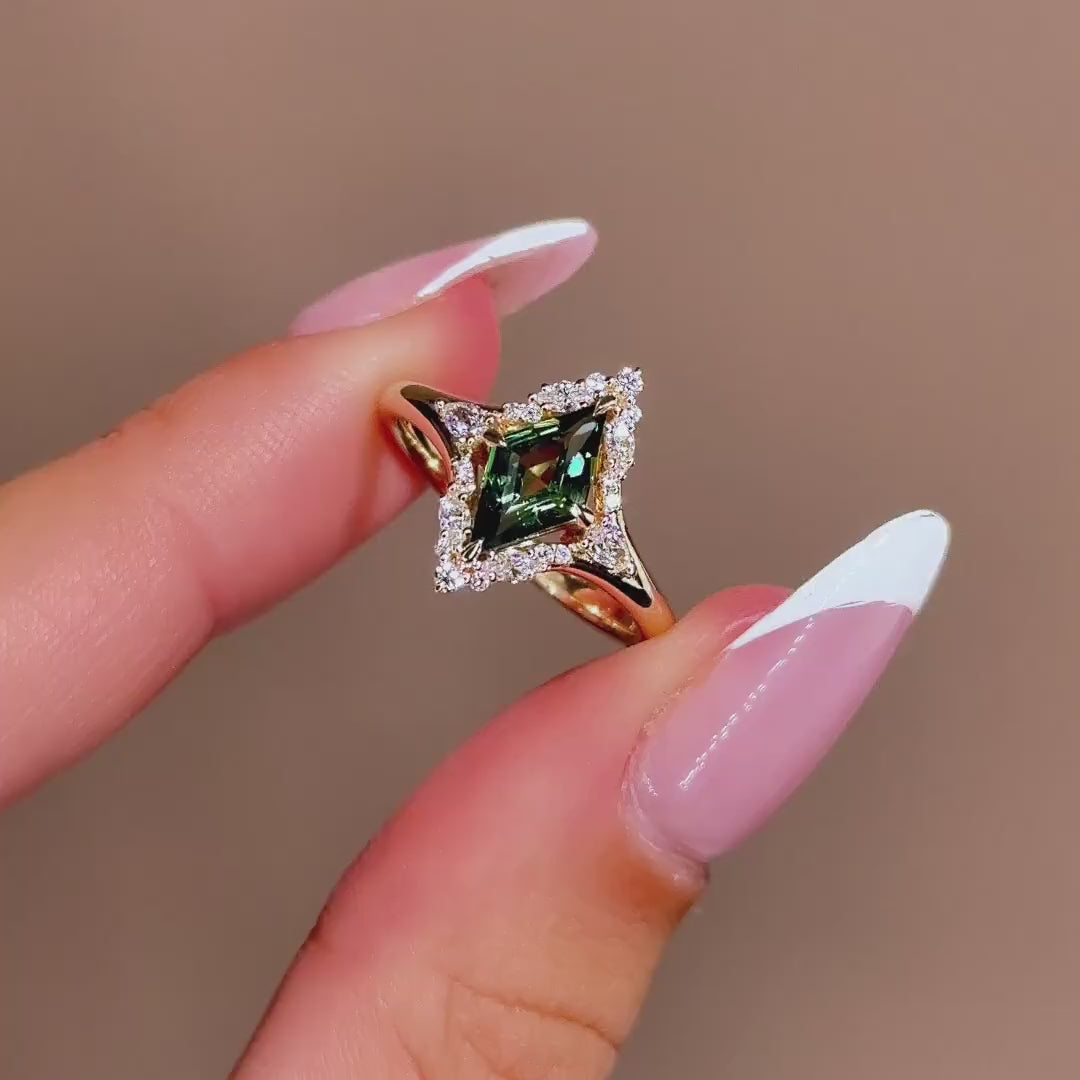 Elysia Ring I 0.97ct Lozenge Shape Green Sapphire