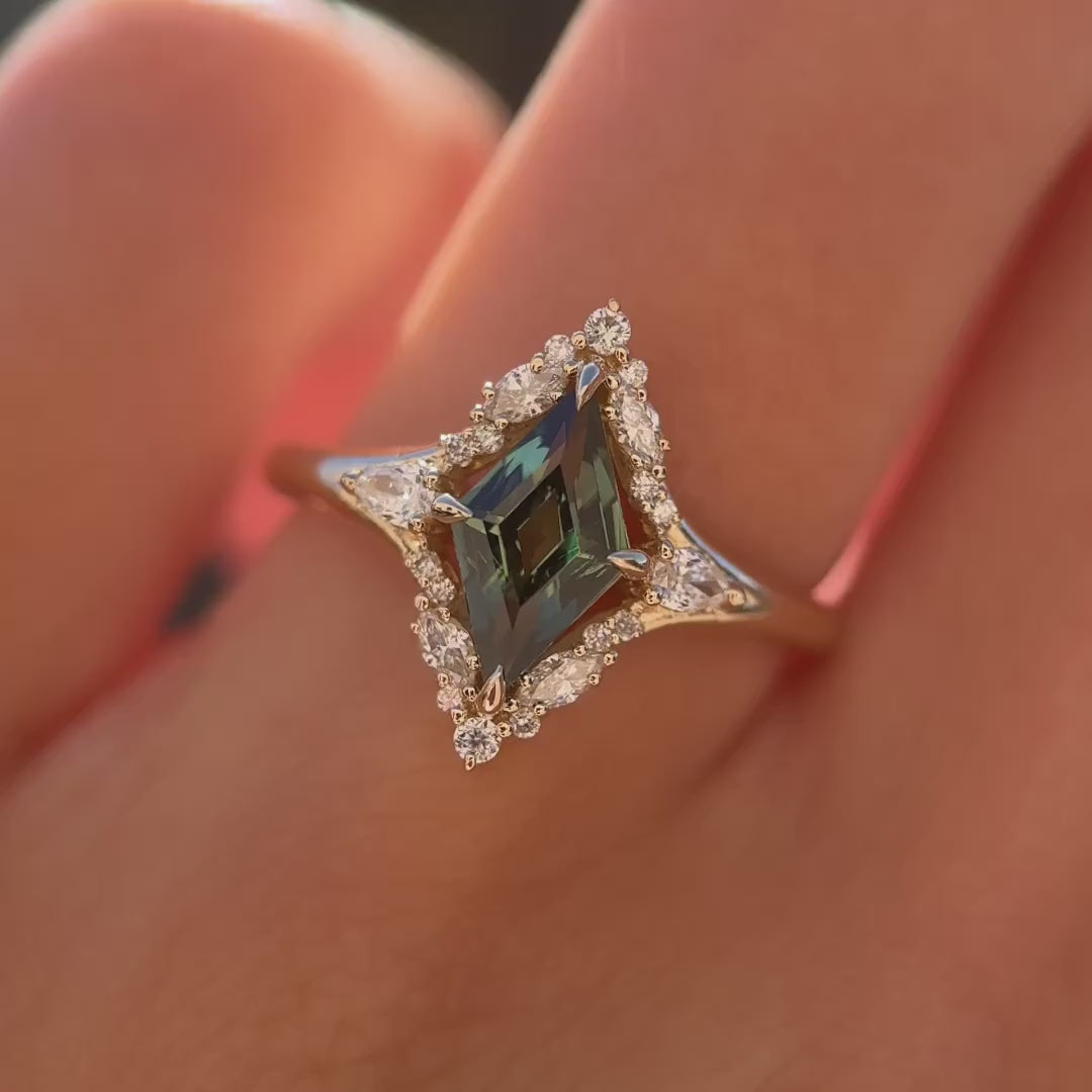 Elysia Ring I 0.97ct Lozenge Shape Green Sapphire